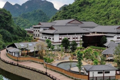2-Day, 1-Night Ha Long Tour at Yoko Onsen Quang Hanh